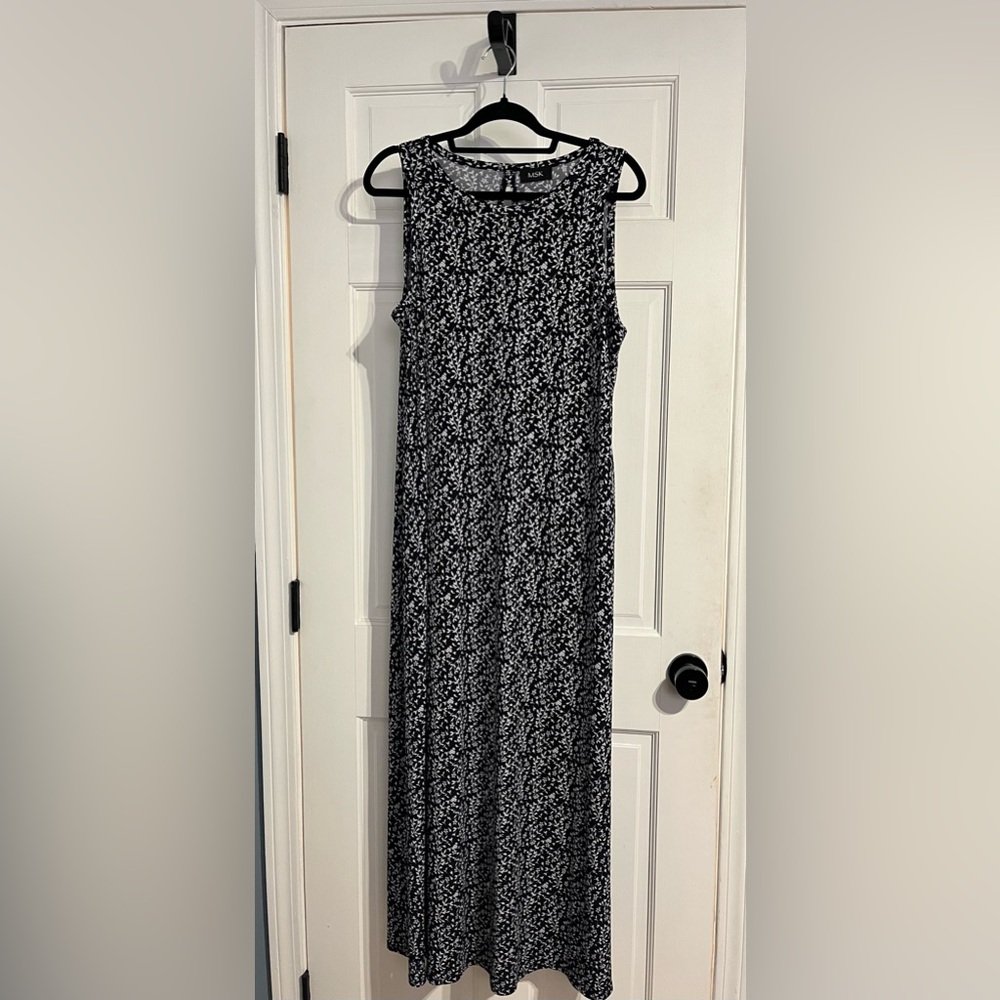 Women’s dress